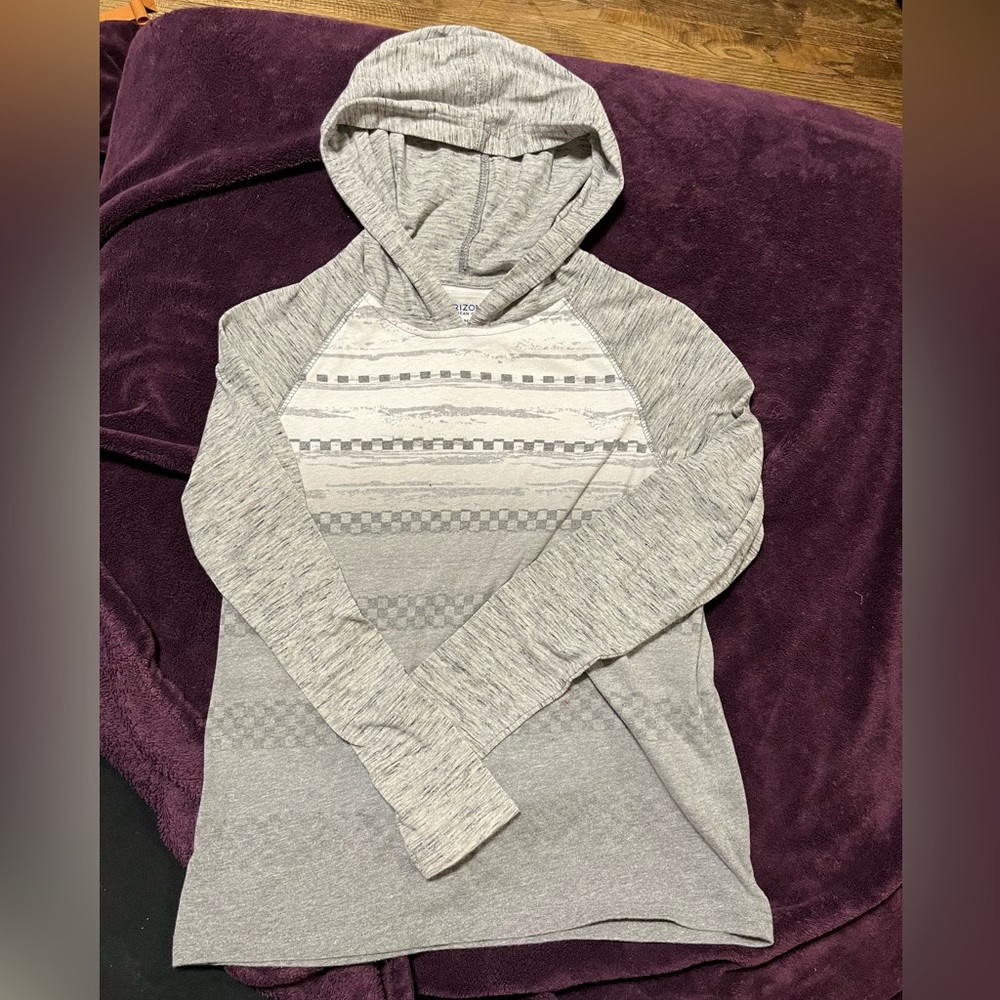 Hooded long sleeve shirt